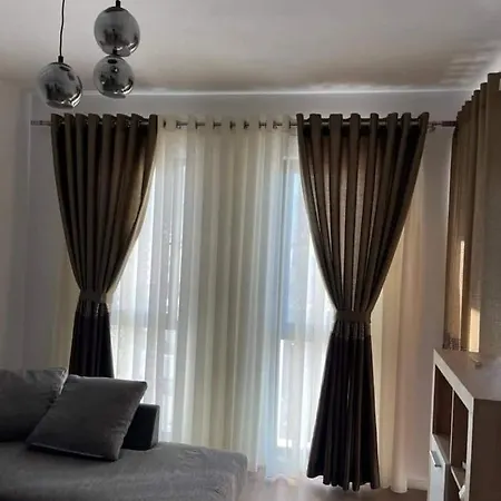 Luxury Rent 4 * Tirana